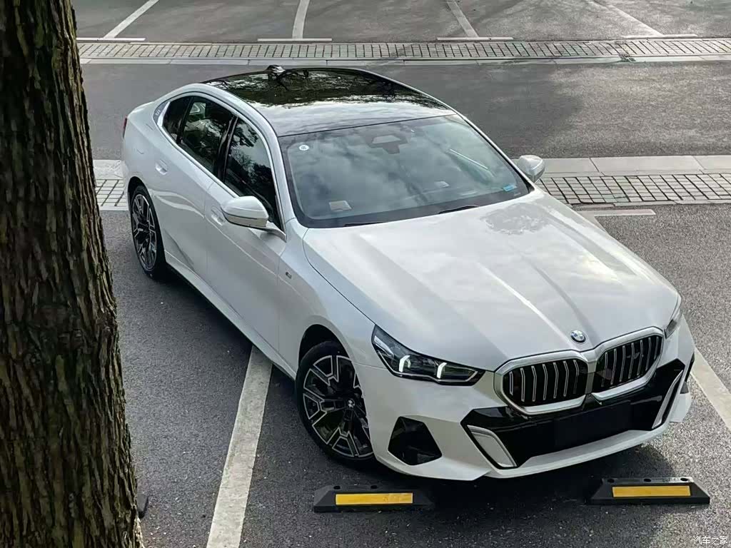 BMW 5 Series, 2025 2