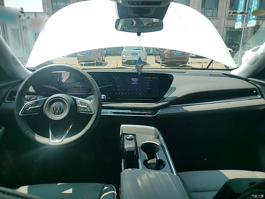 Buick E5, 2025 10