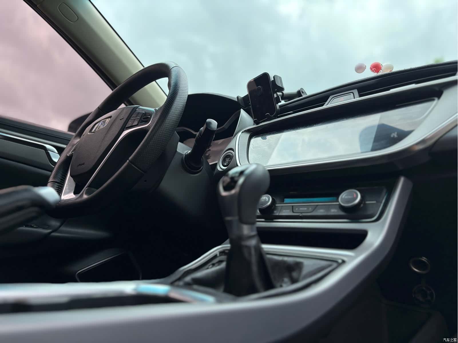 Geely Emgrand, 2019 16