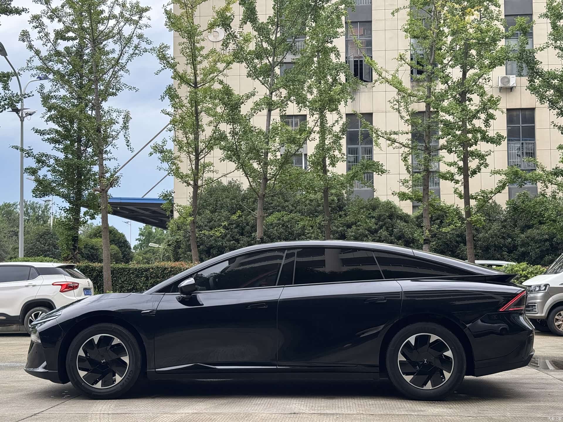 Xpeng P7, 2025 8
