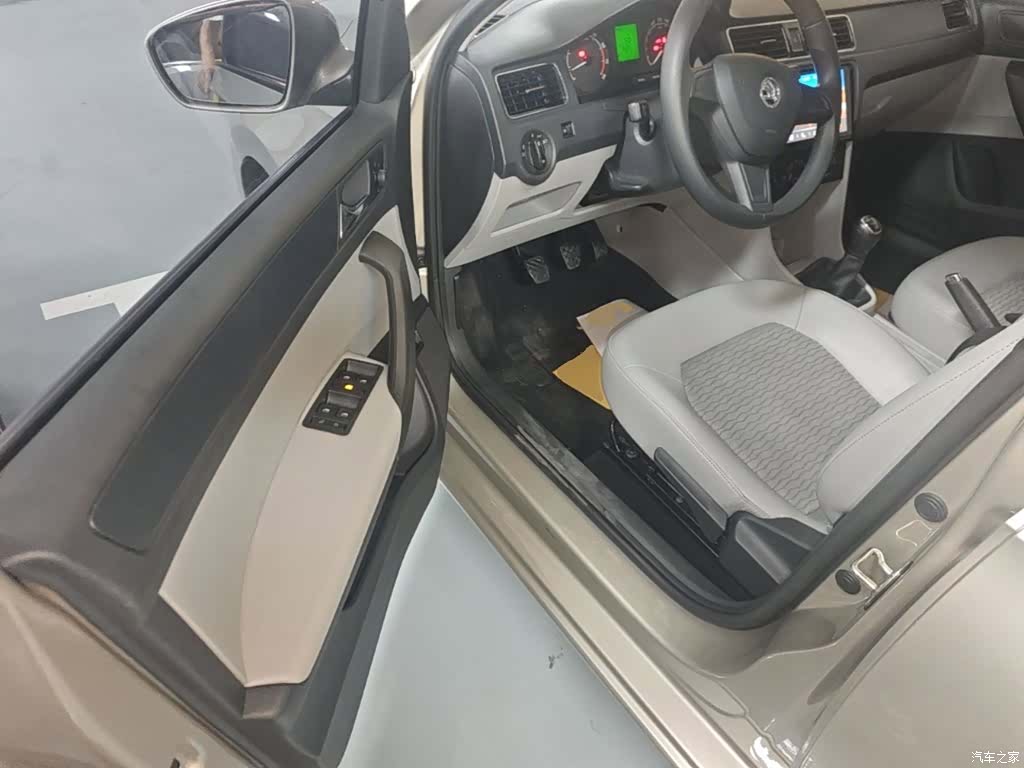 Skoda Rapid, 2016 16