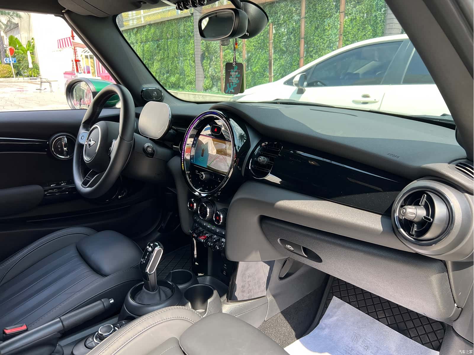 Mini Cooper, 2024 11