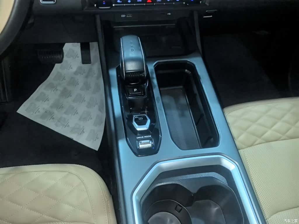 Geely Haoyue, 2023 14