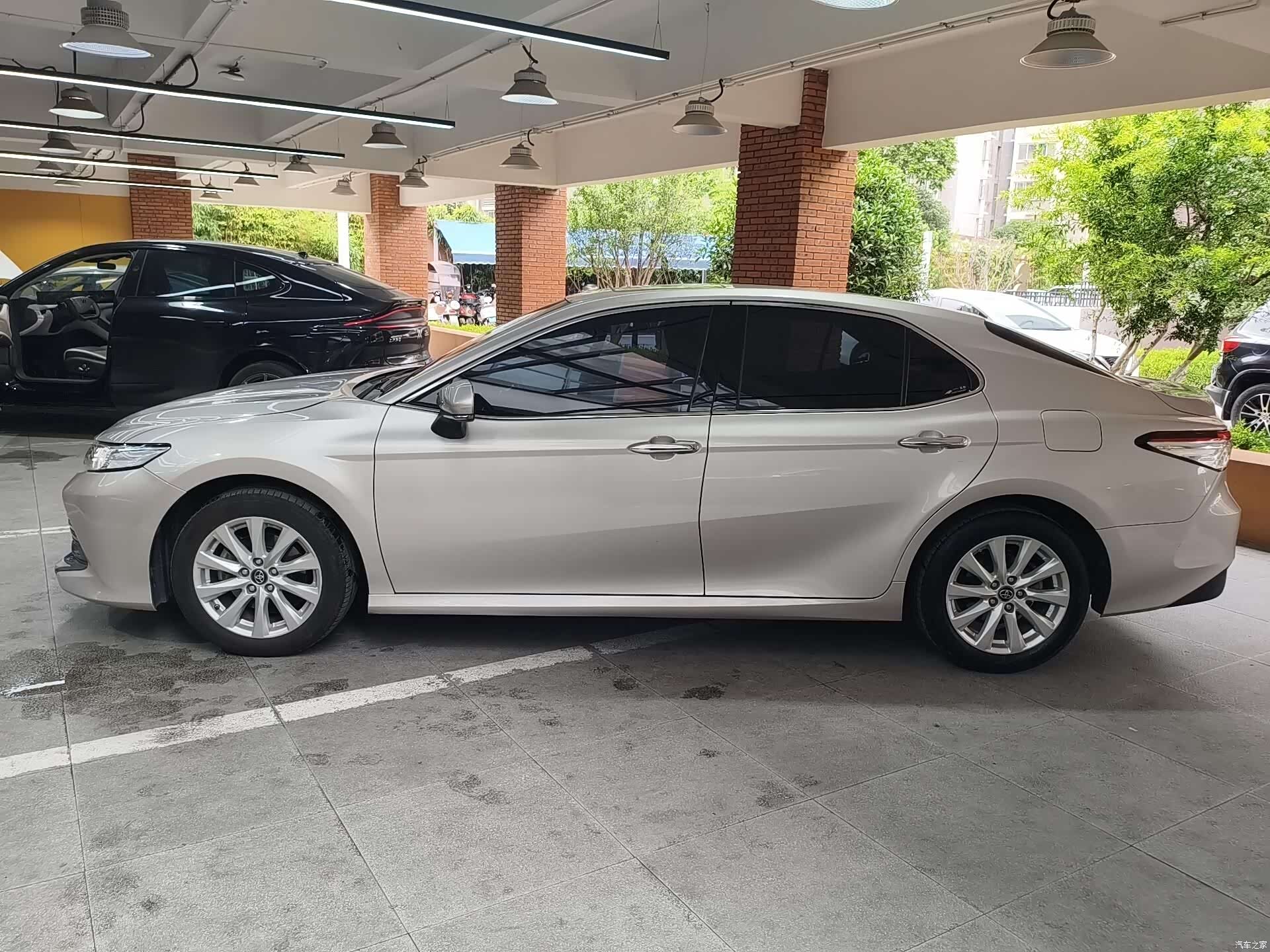 Toyota Camry, 2021 2