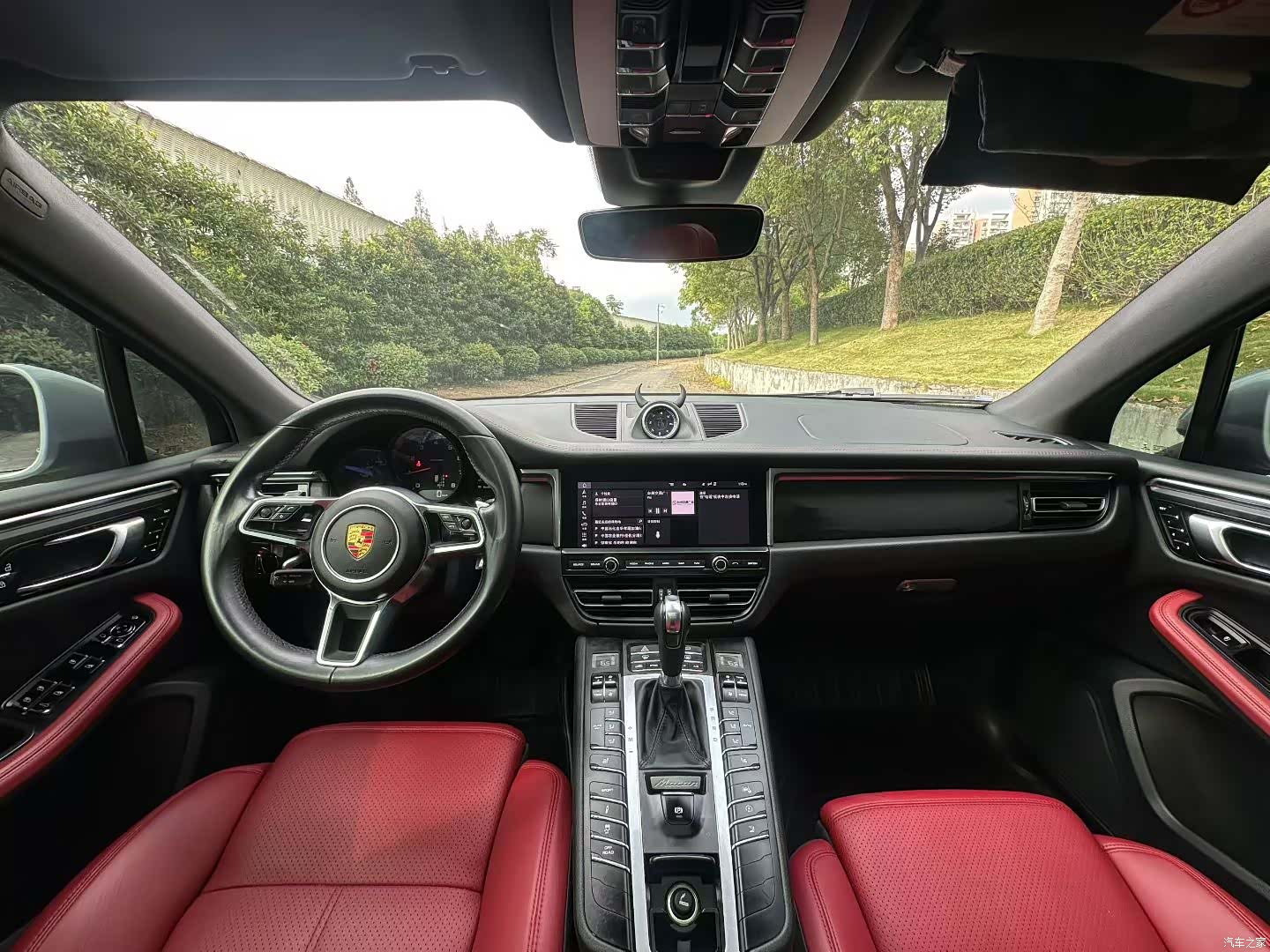 Porsche Macan, 2021 все фото