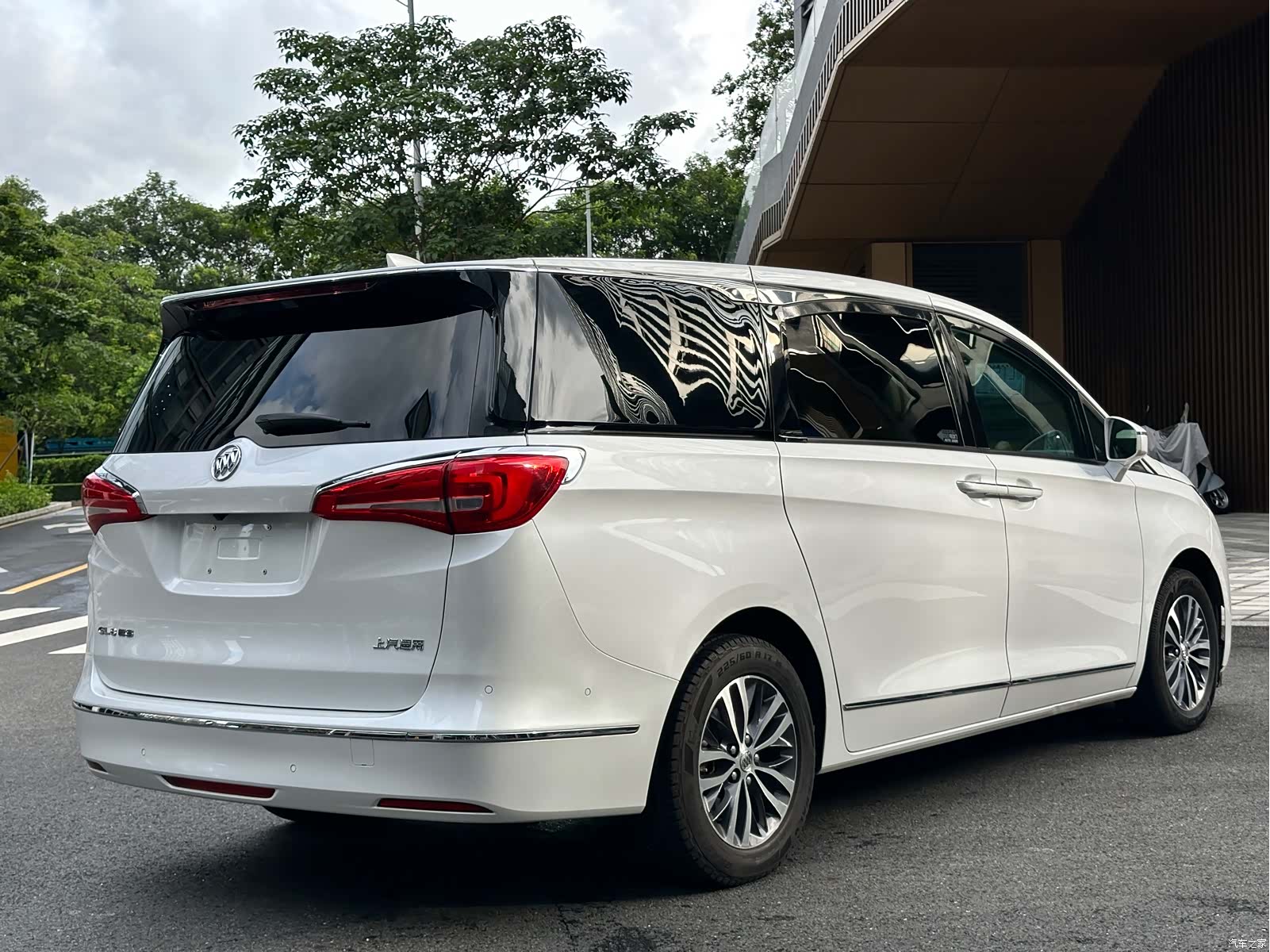 Buick GL8, 2019 4