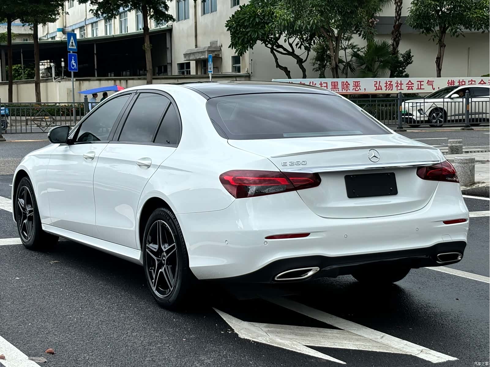 Mercedes-Benz E-Class, 2023 6