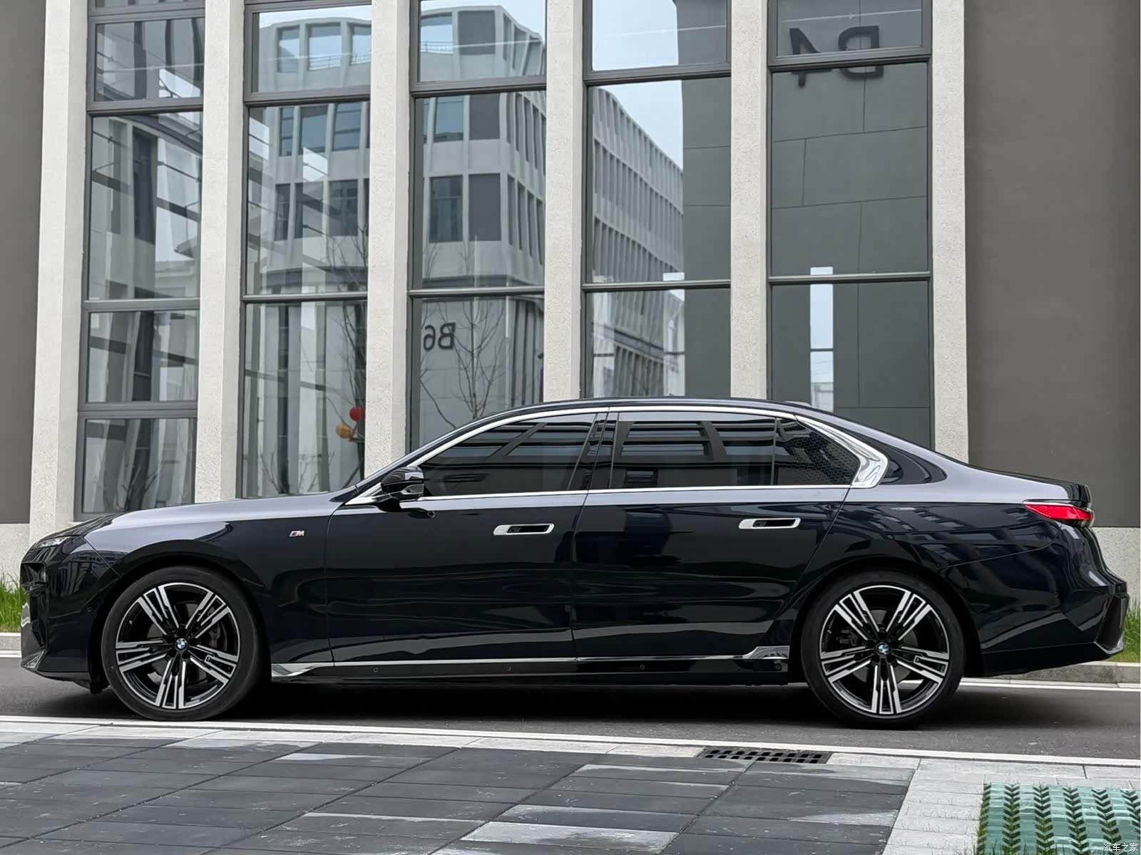 BMW 7 Series, 2024 4