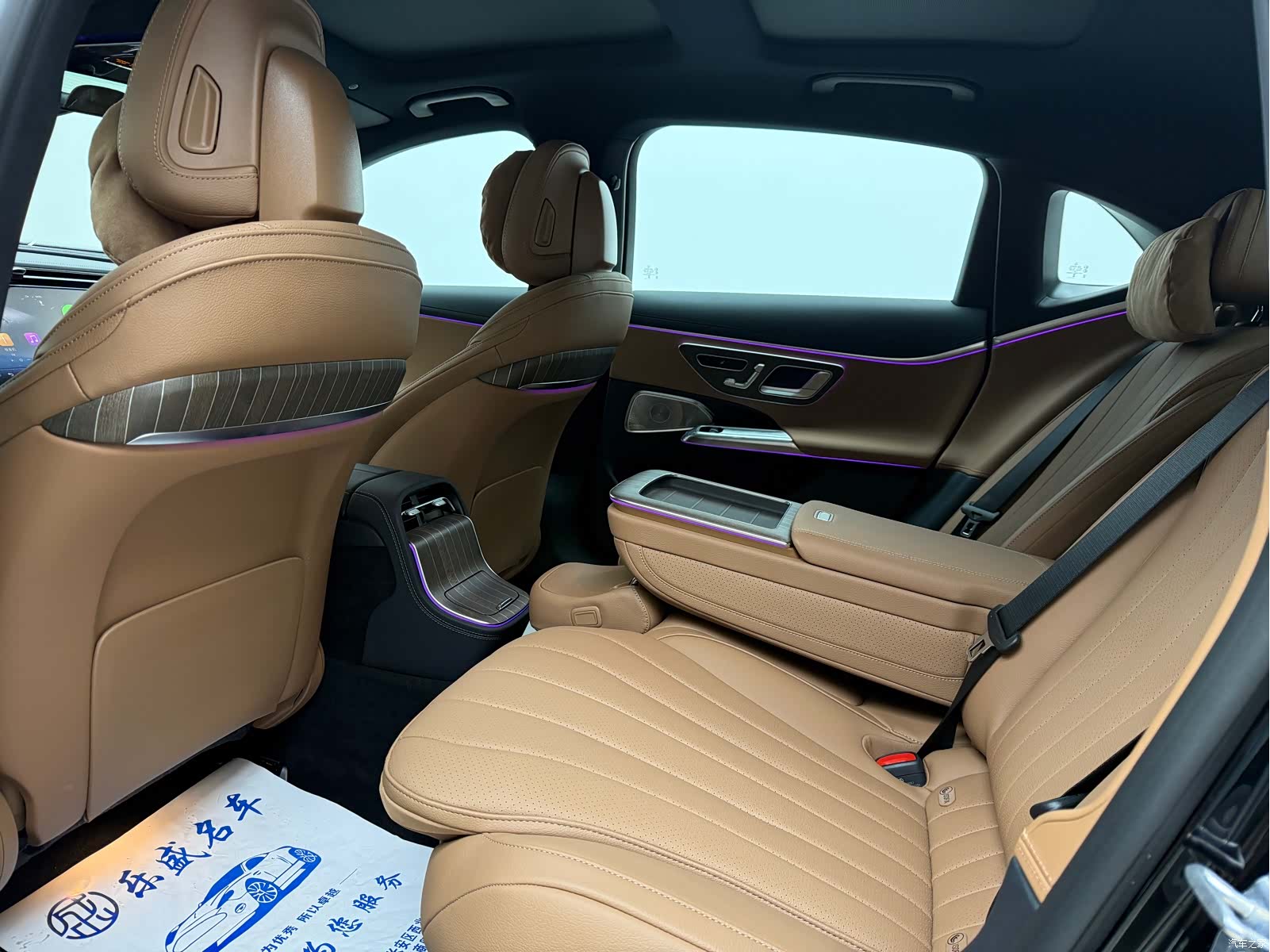 Mercedes-Benz E-Class, 2024 17