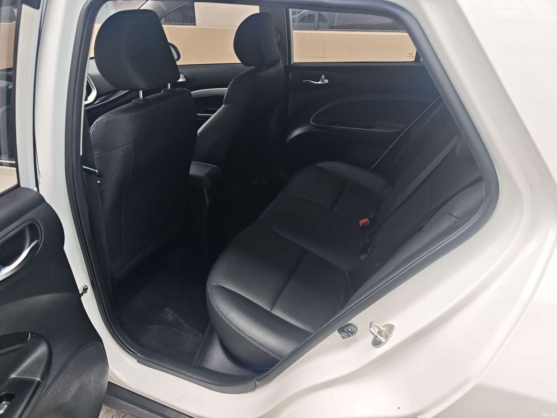 Kia KX1, 2021 10