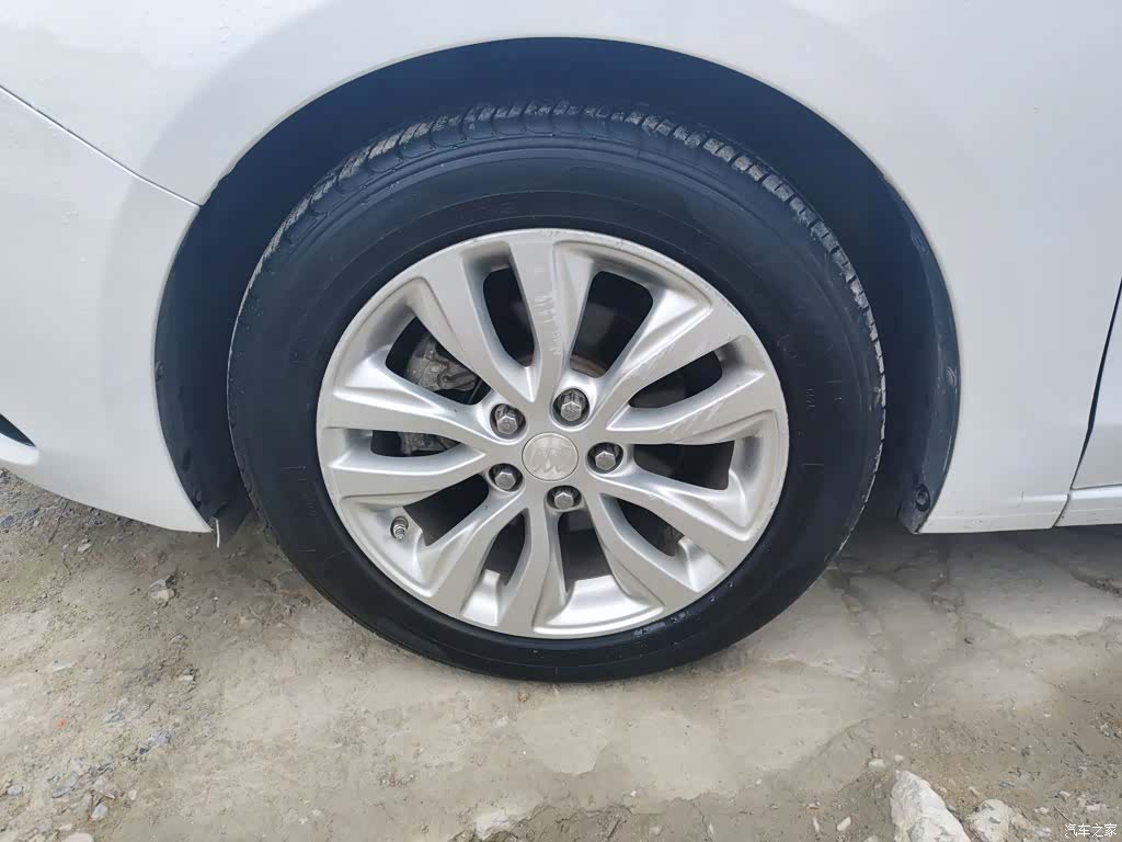 Buick V, 2018 25
