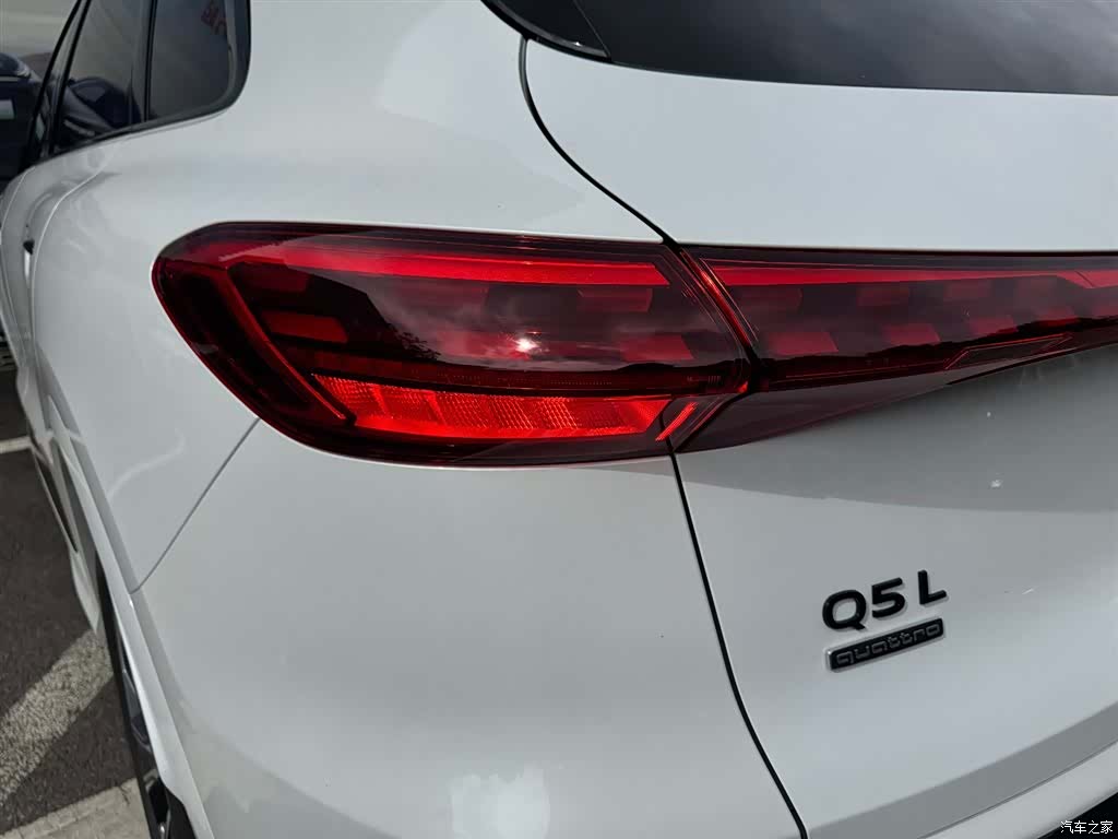 Audi Q5L, 2026 30