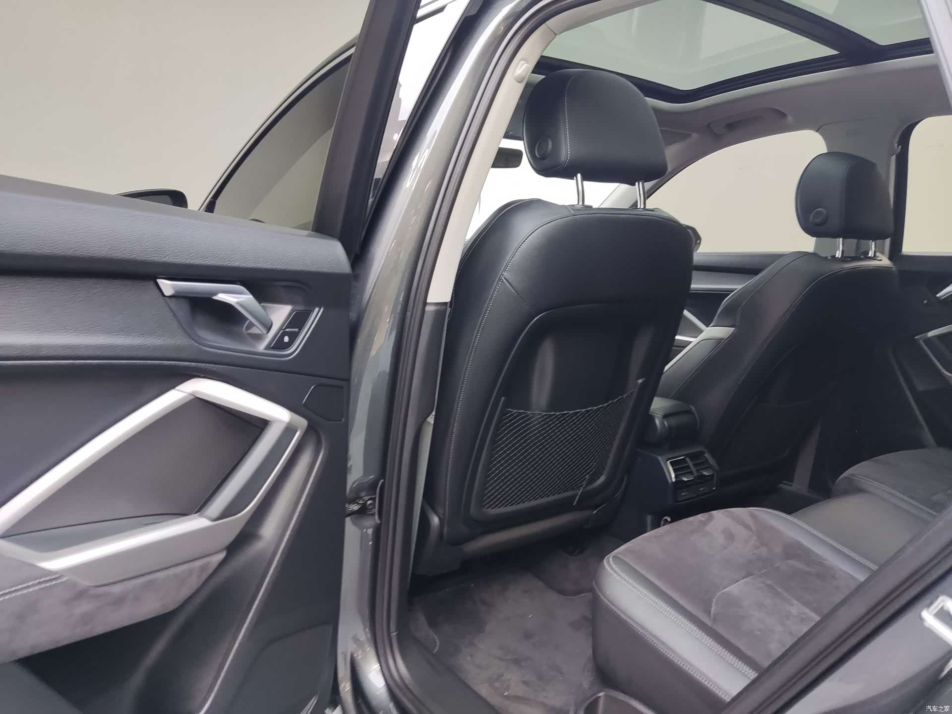Audi Q3, 2022 11