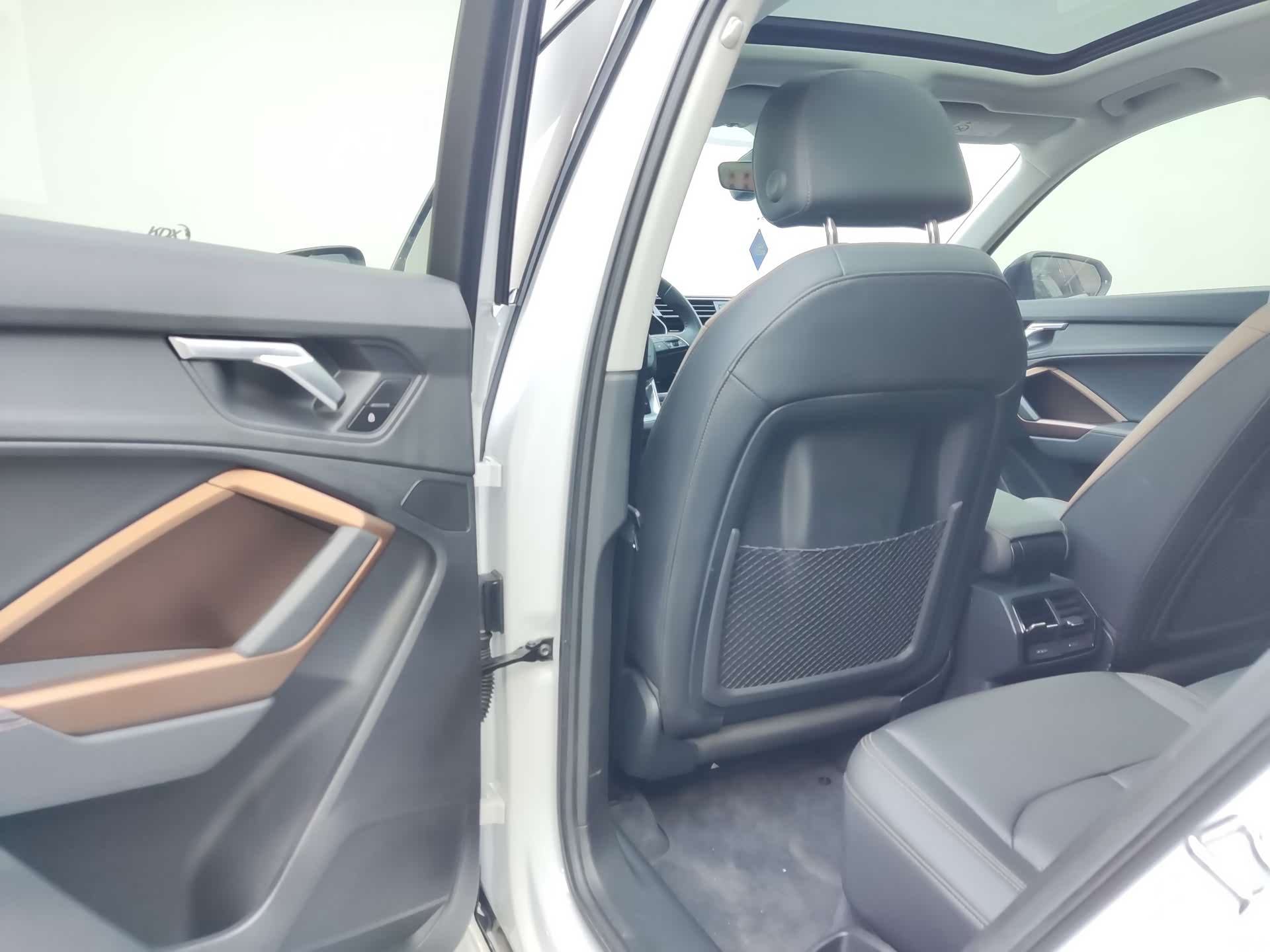 Audi Q3, 2021 11