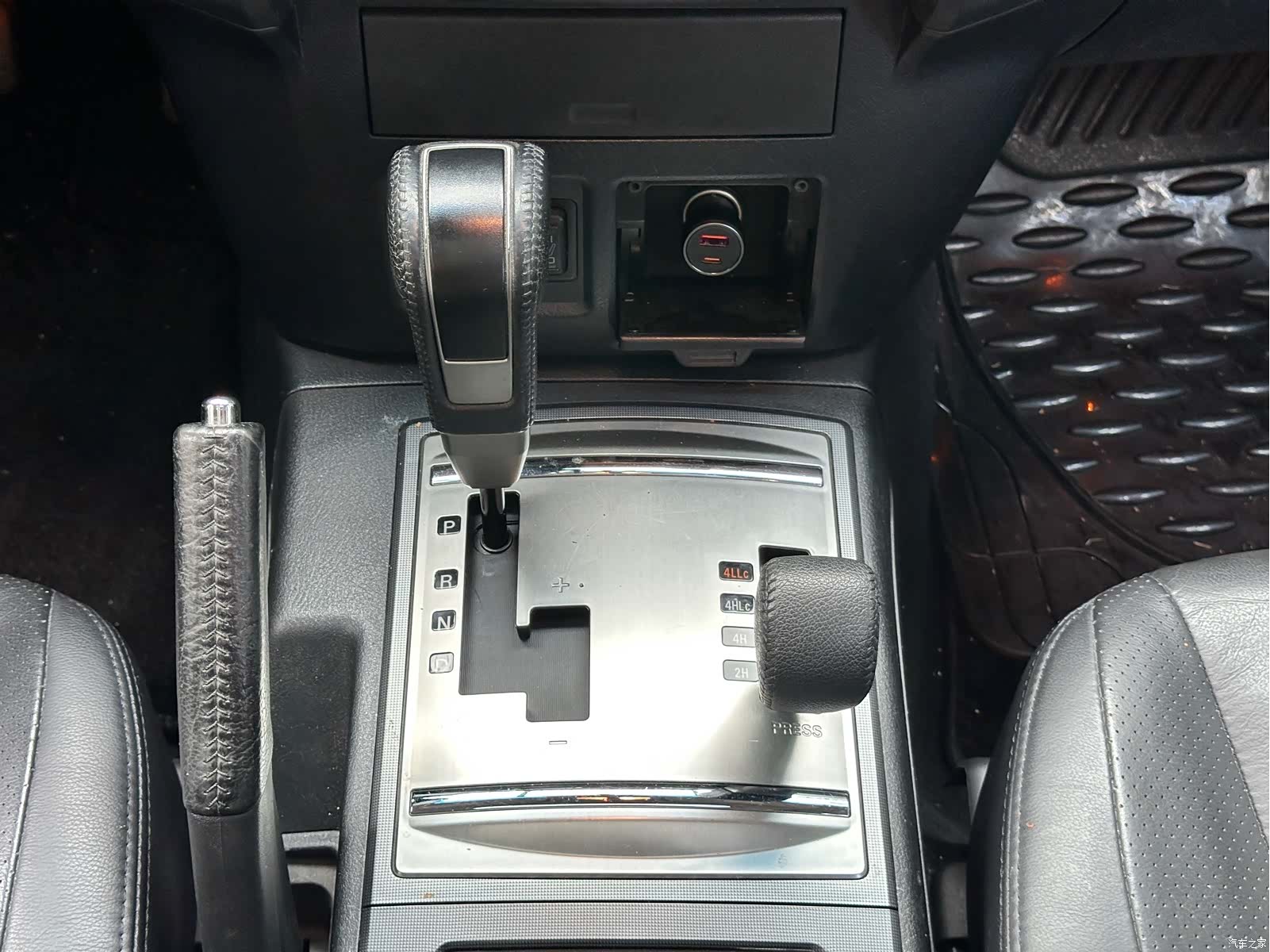 Mitsubishi Pajero, 2011 17
