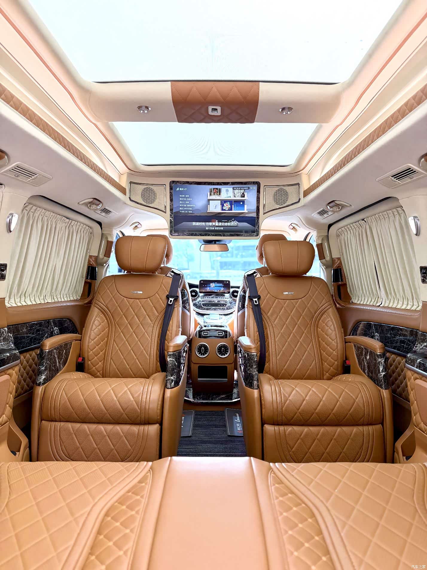 Mercedes-Benz V-Class, 2023 9