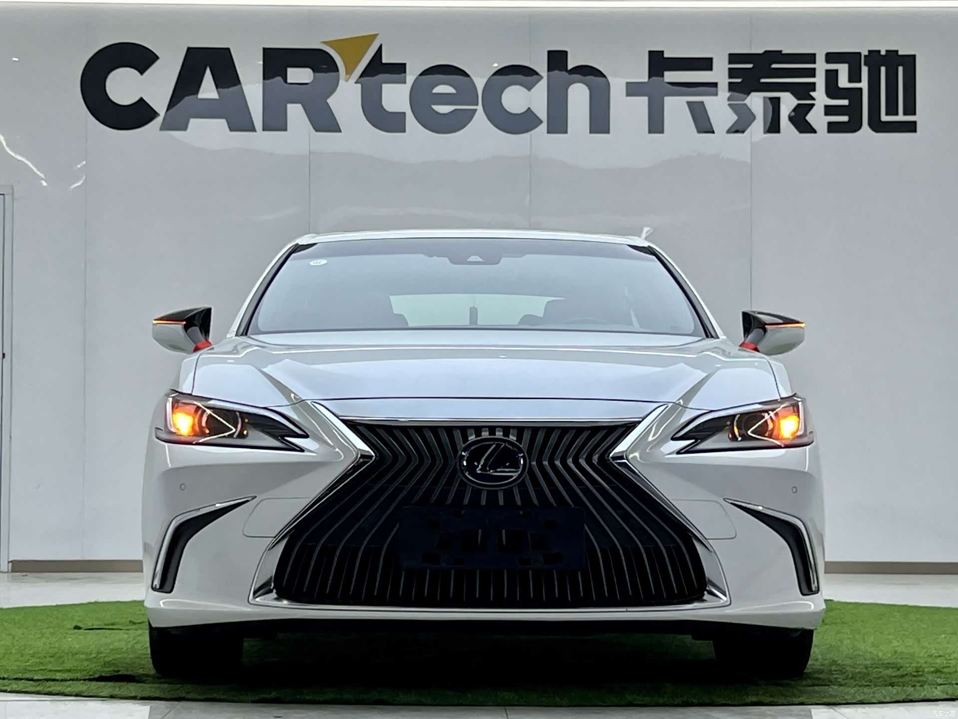Lexus ES, 2018 7
