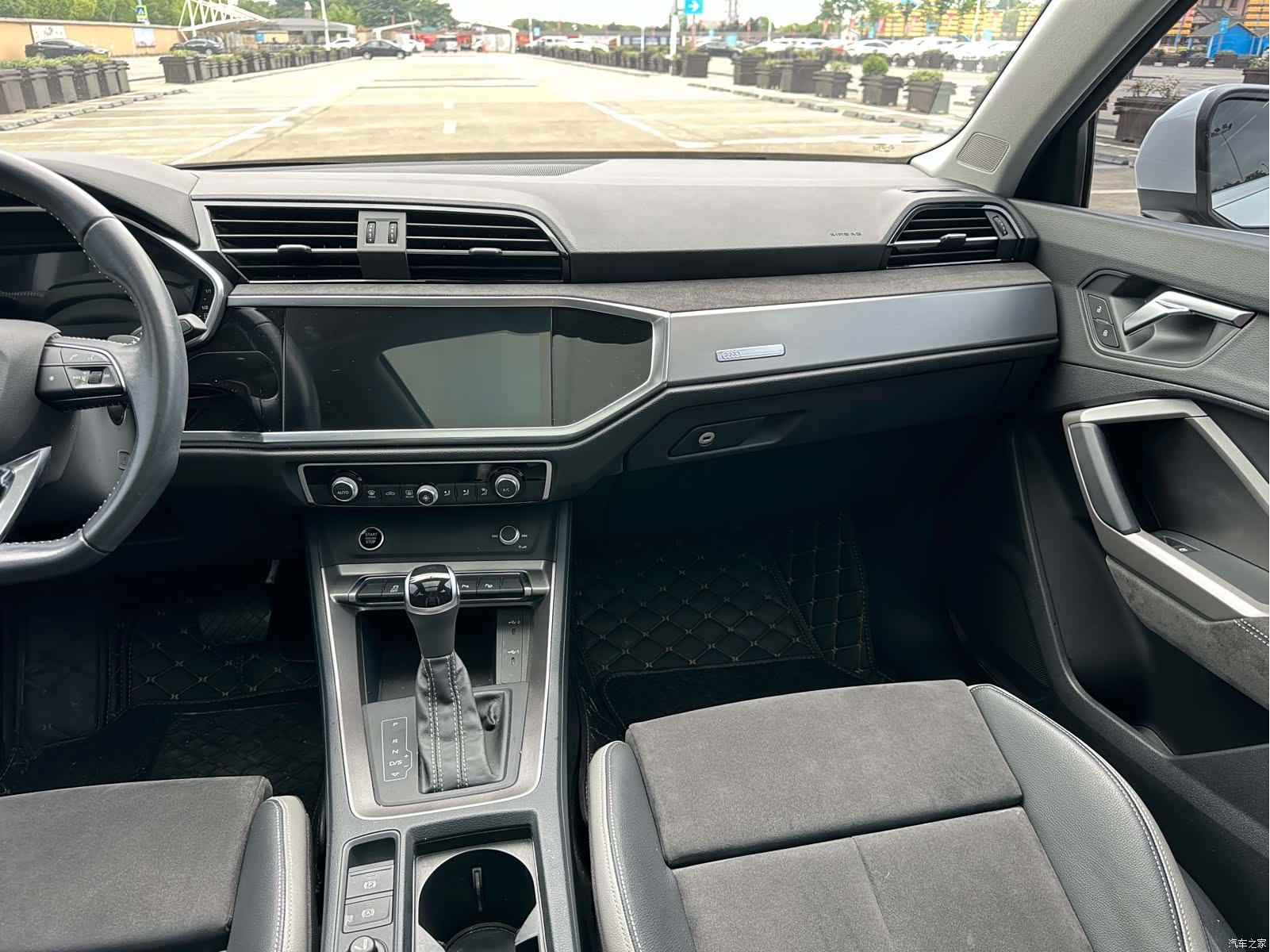 Audi Q3, 2022 12