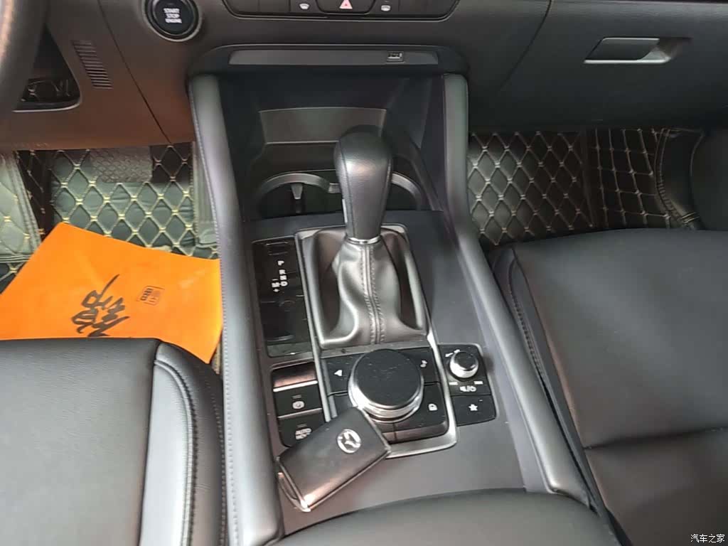 Mazda Mazda3, 2022 14