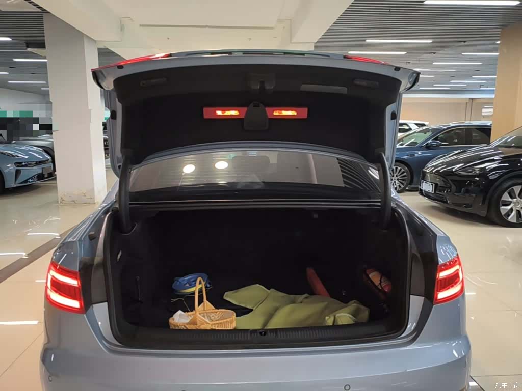 Audi A4L, 2018 19