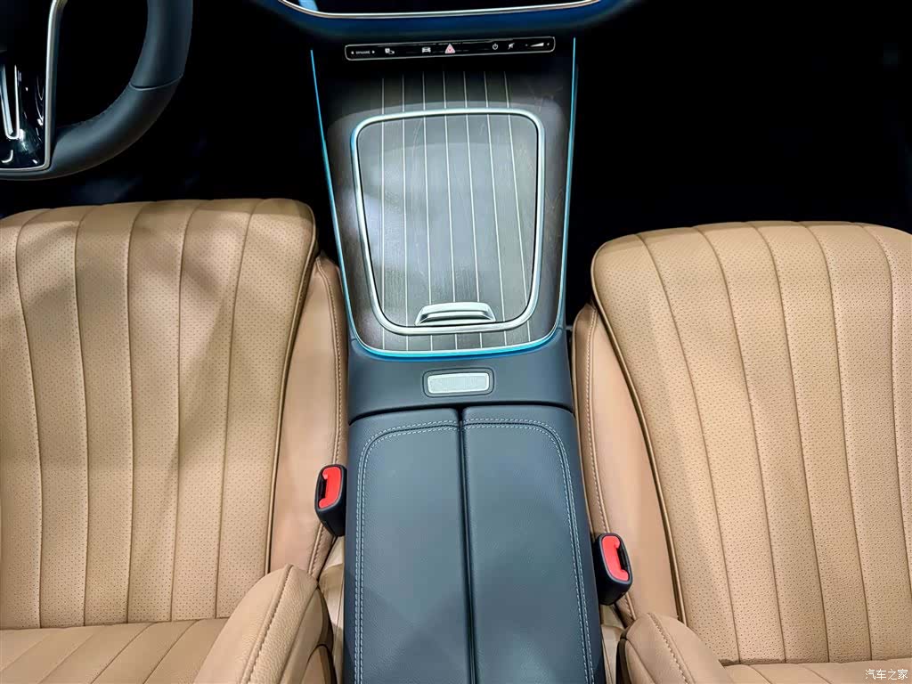 Mercedes-Benz E-Class, 2025 28