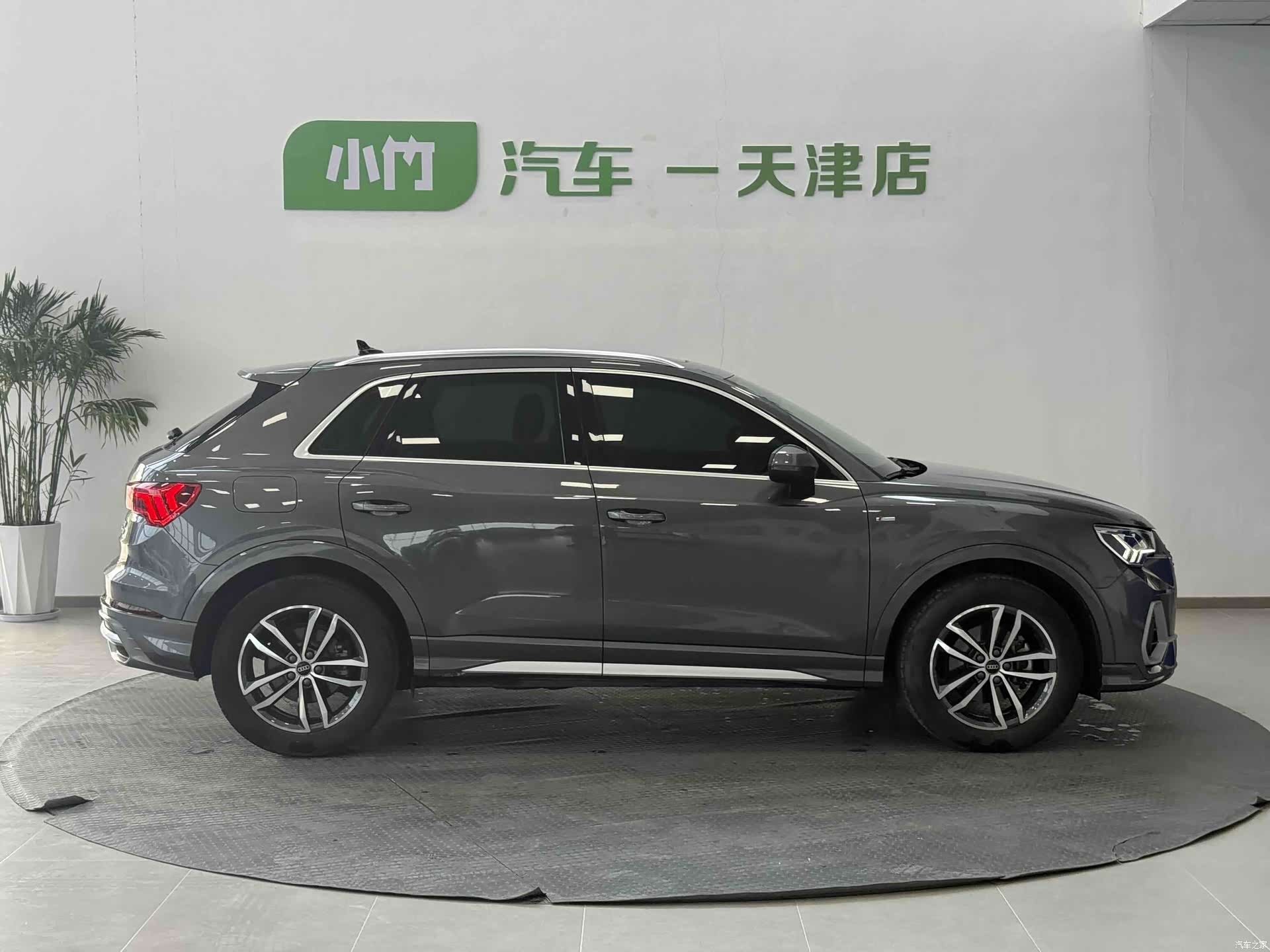 Audi Q3, 2022 4