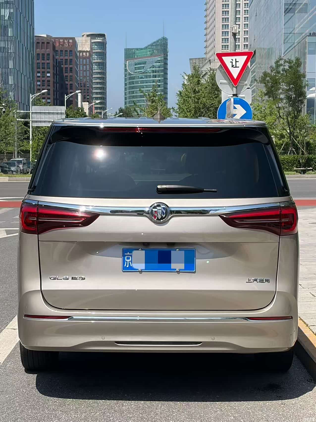 Buick GL8, 2023 13