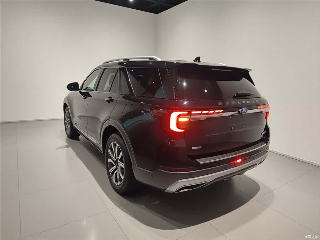 Ford Explorer, 2023 все фото