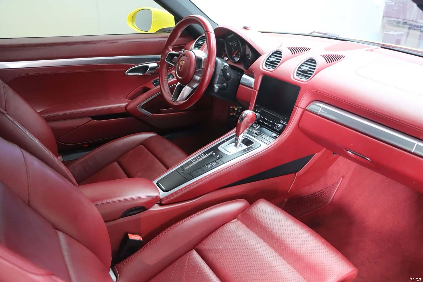 Porsche Cayman, 2017 11