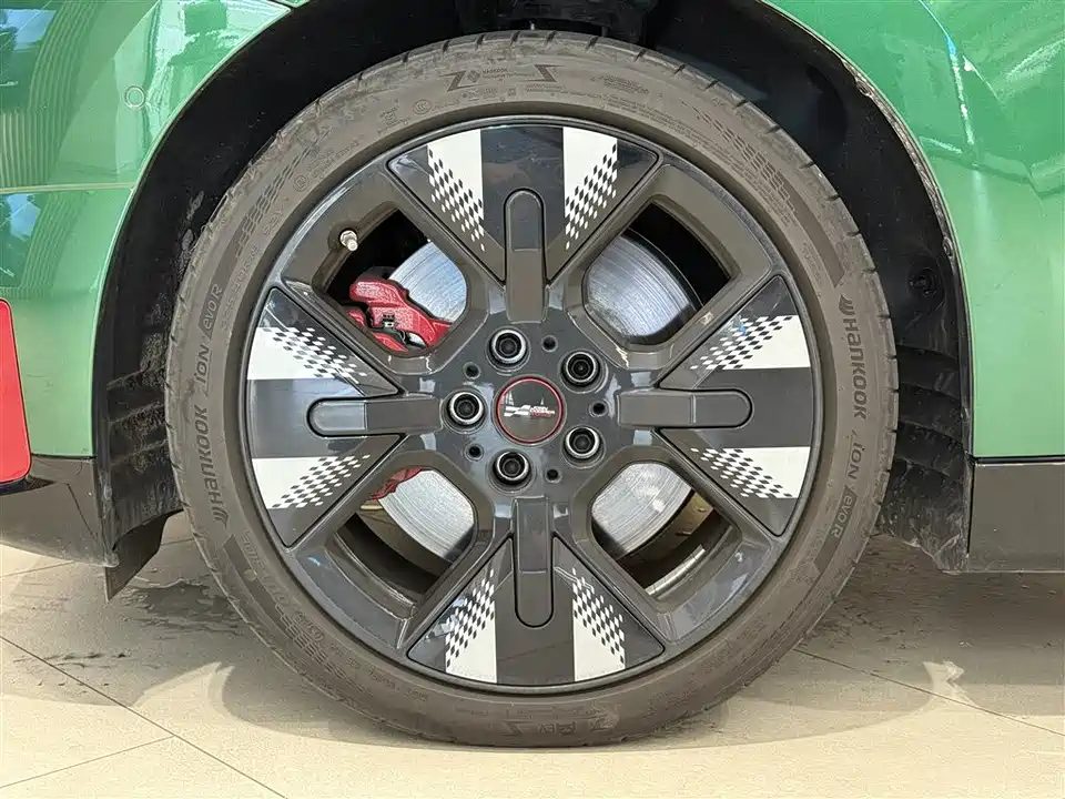 MINI Electric JCW ACEMAN