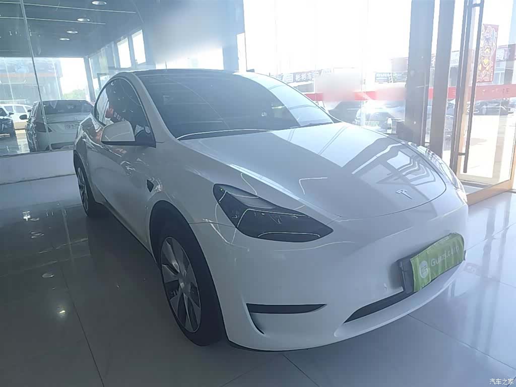 Tesla Model Y, 2022 4