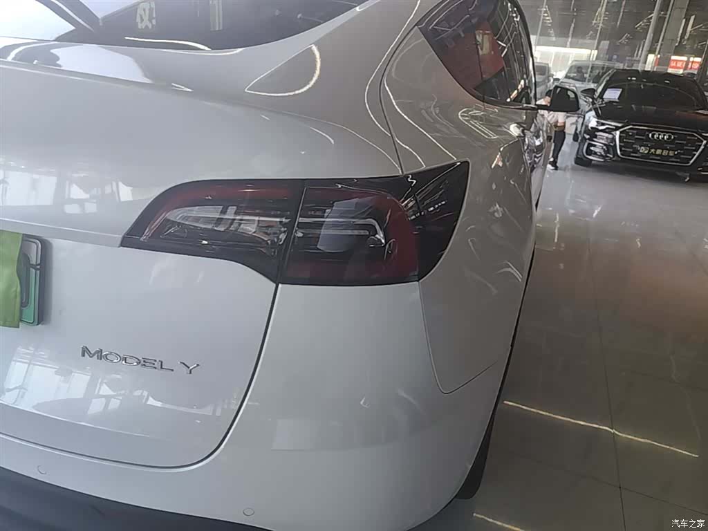 Tesla Model Y, 2022 8