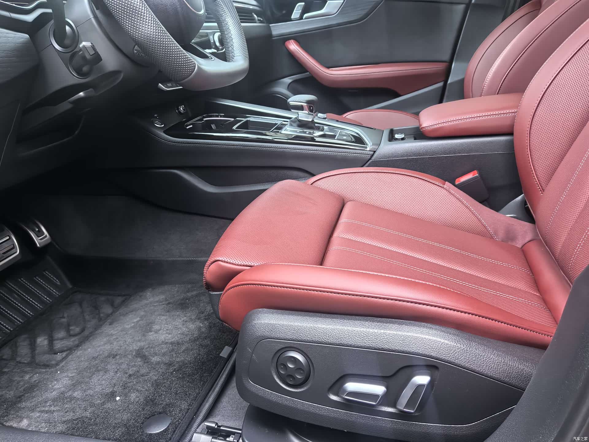 Audi A4L, 2024 25