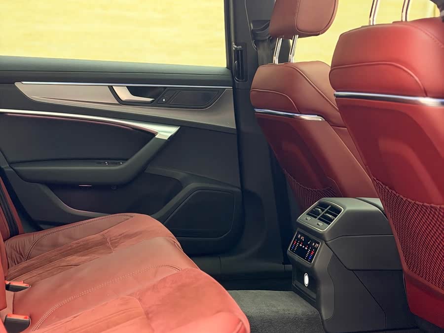 Audi A6L 2021, фото 6