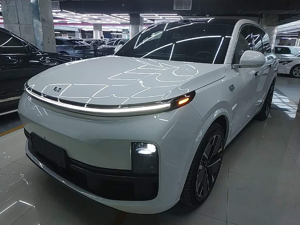 Li Auto L8