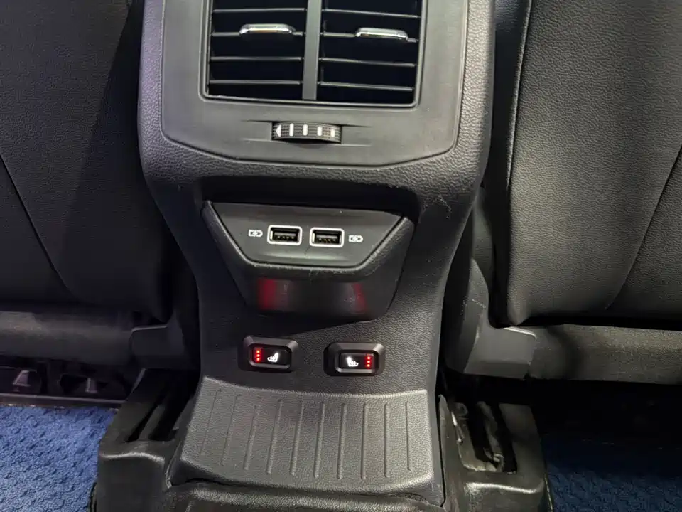 Volkswagen T-ROC exploring Songs