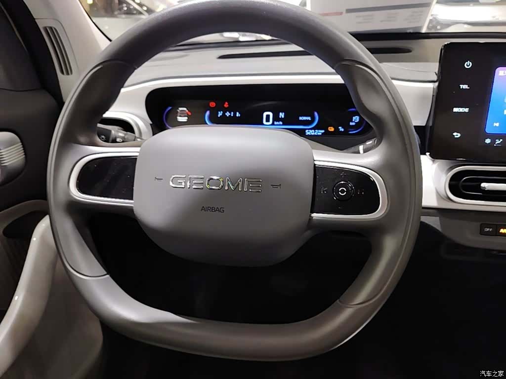 Geely Panda, 2025 11