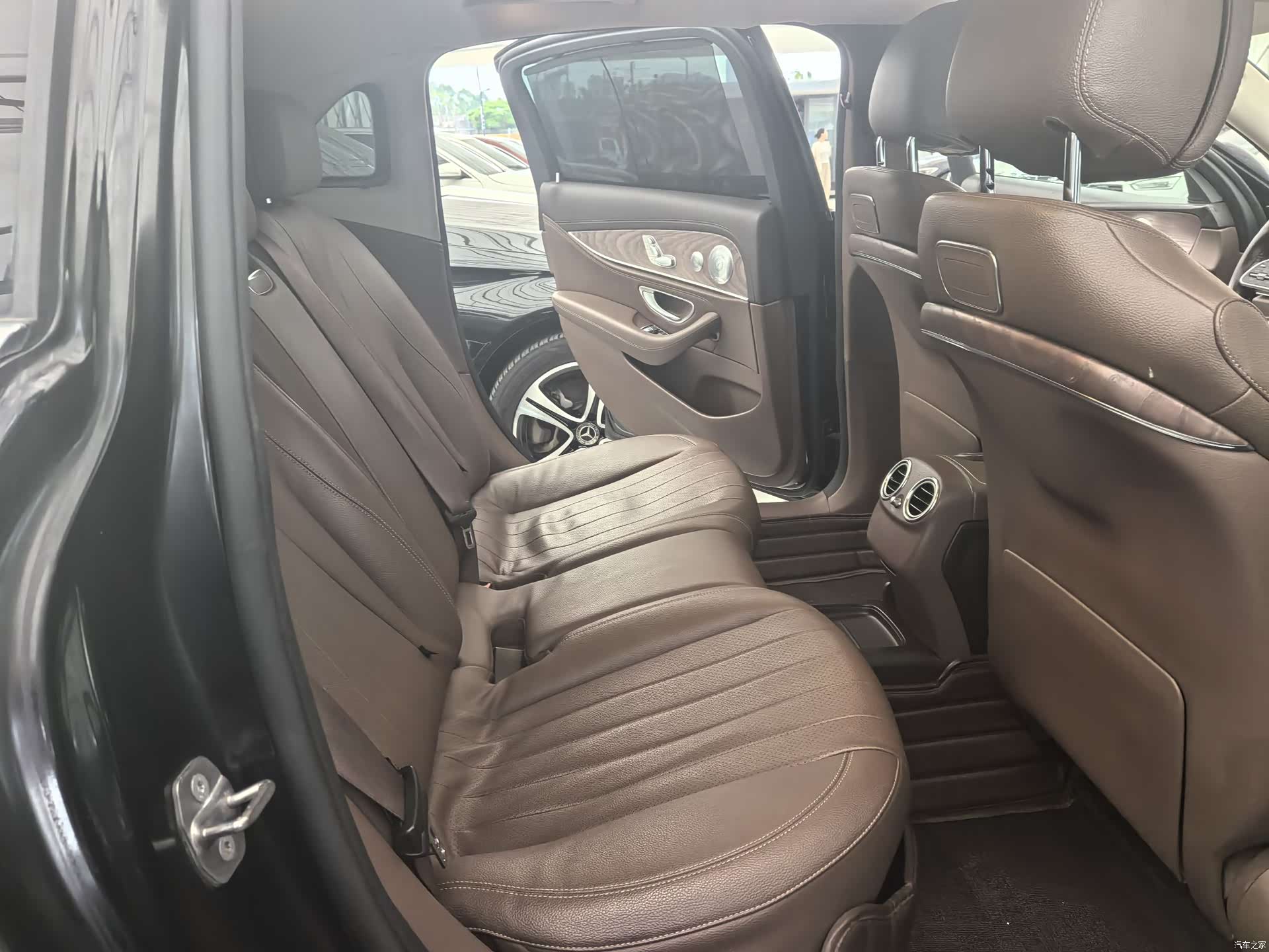 Mercedes-Benz E-Class, 2019 16