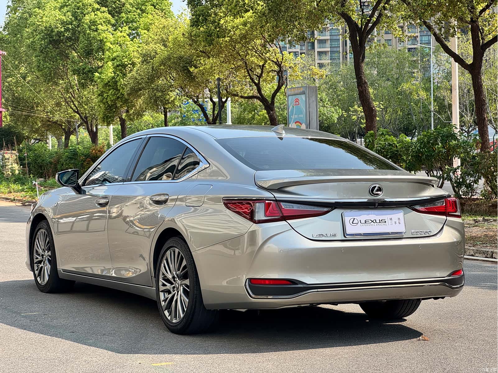 Lexus ES, 2018 все фото