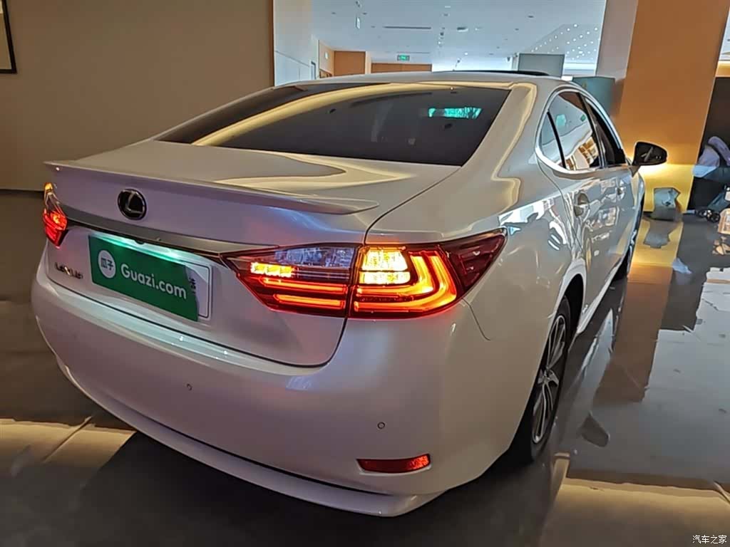 Lexus ES, 2016 7