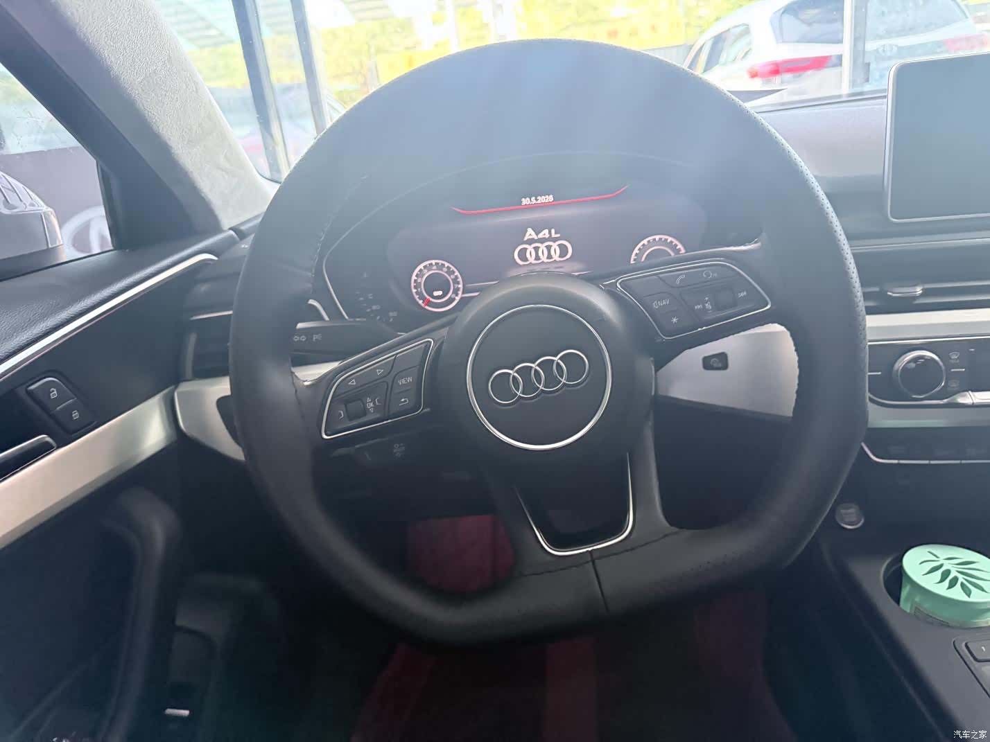 Audi A4L, 2018 13