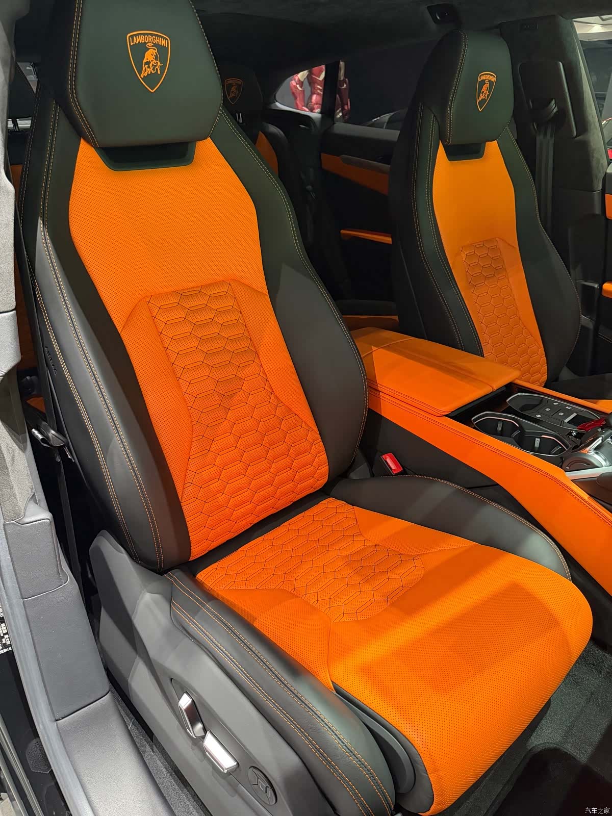Lamborghini Urus, 2022 23