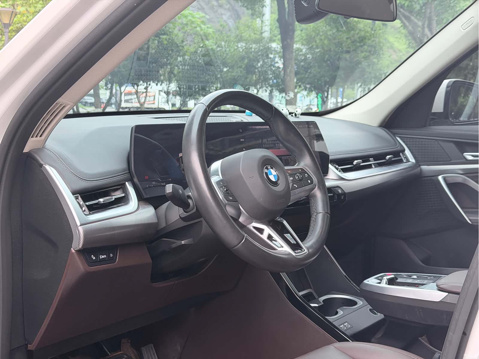 BMW X1, 2023 все фото