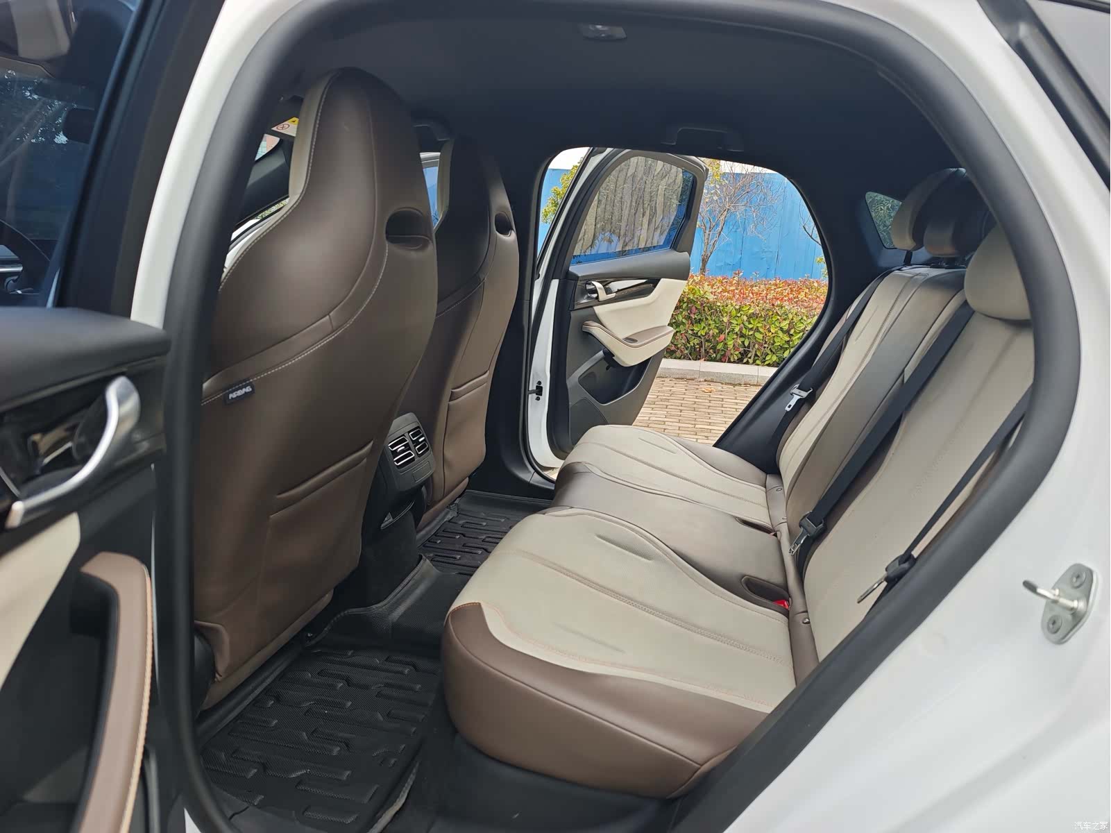 BYD šžŽPLUS, 2025 12