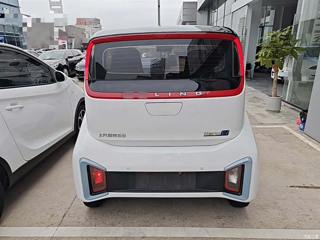 Wuling NanoEV, 2022 6