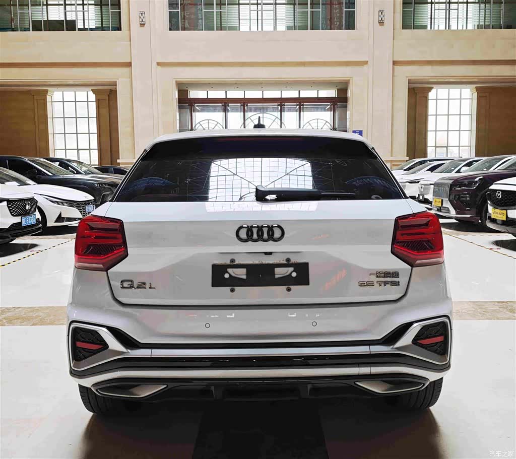 Audi Q2L, 2022 17