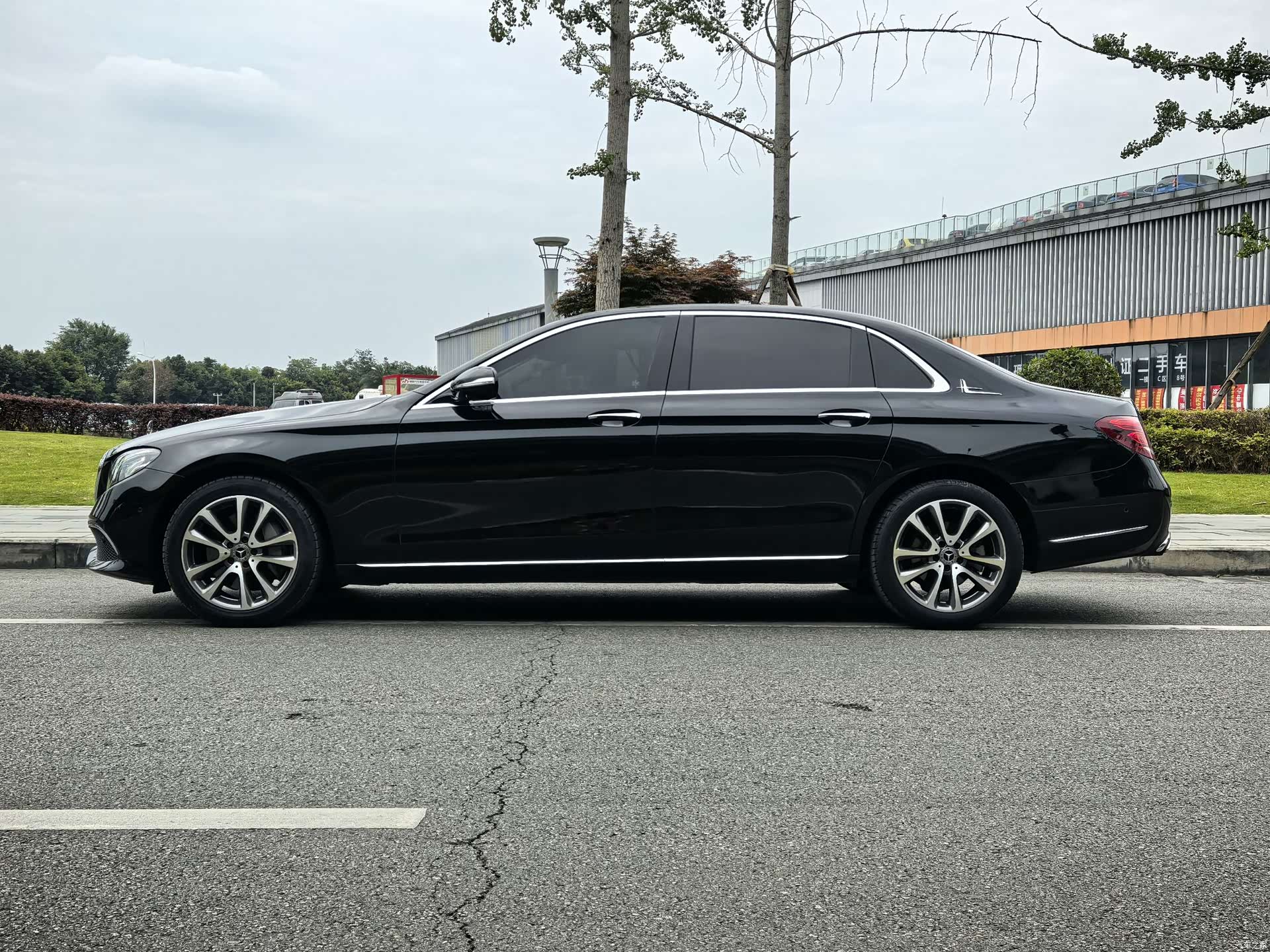 Mercedes-Benz E-Class, 2019 3