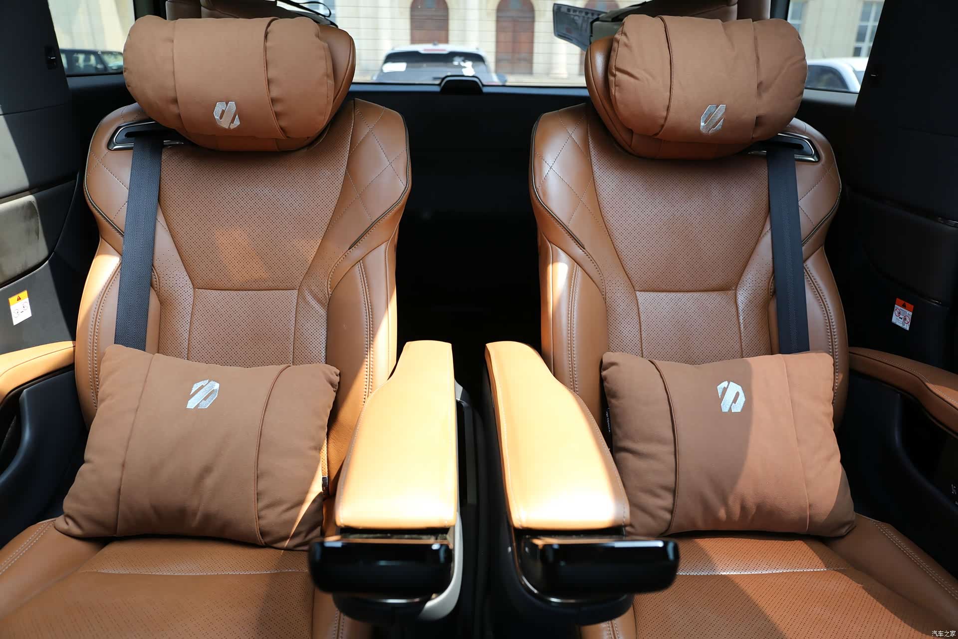 Toyota Alphard, 2025 все фото