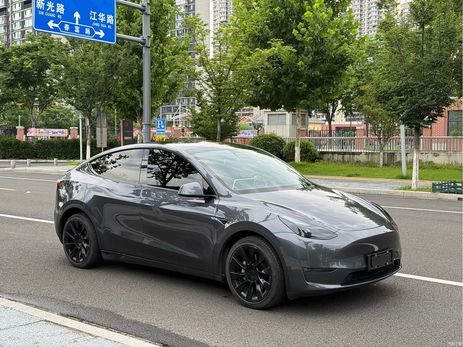 Tesla Model Y, 2021 3