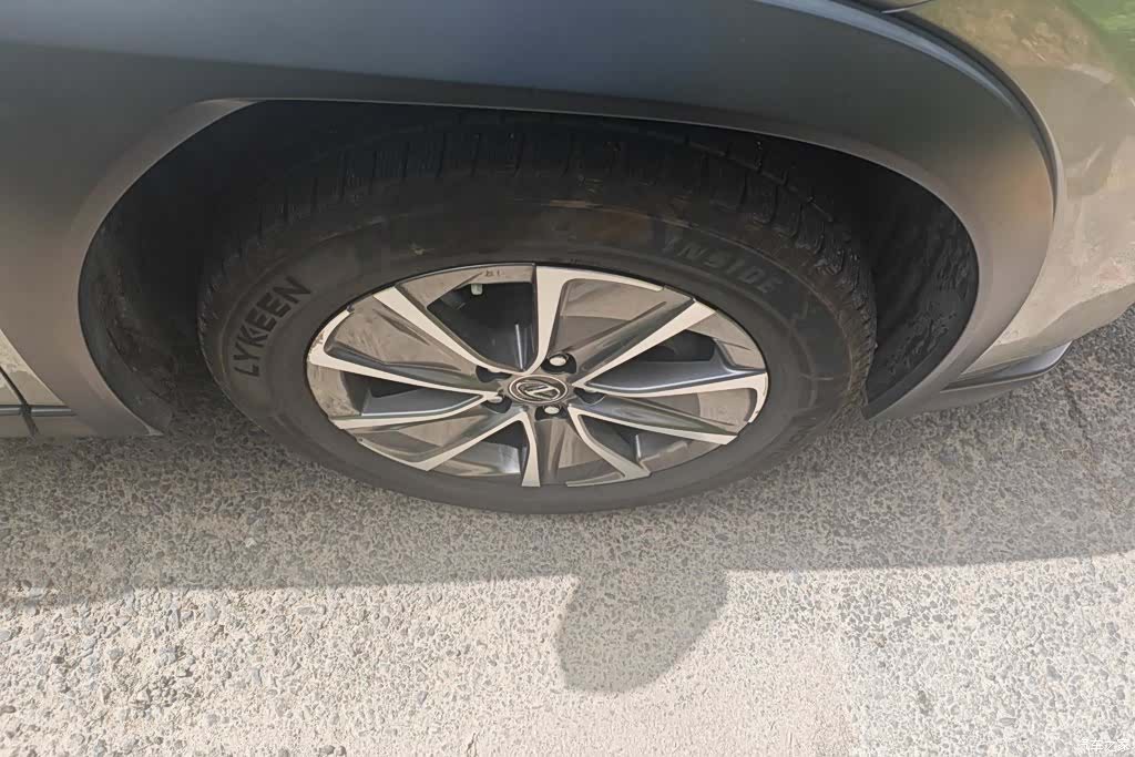 Lexus UX, 2021 6